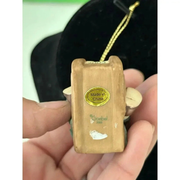 Berta Hummel Goebel 2003 "Away We Go" Christmas Ornament - Picture 6 of 6